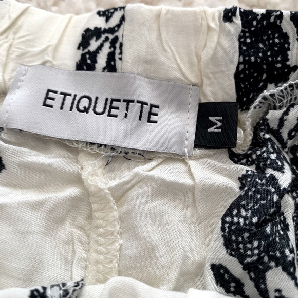 Two piece set - Picture 3 of 4